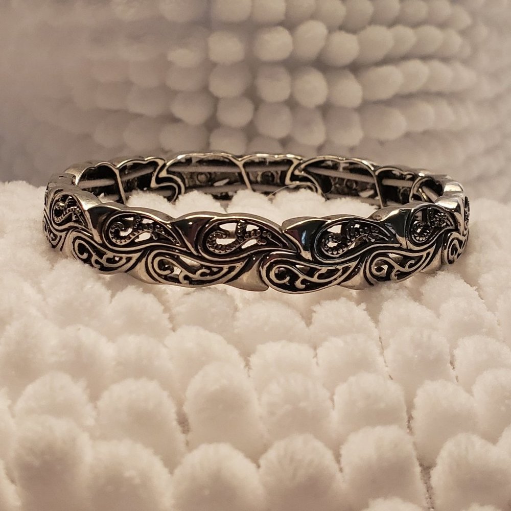 Stretchable bracelet